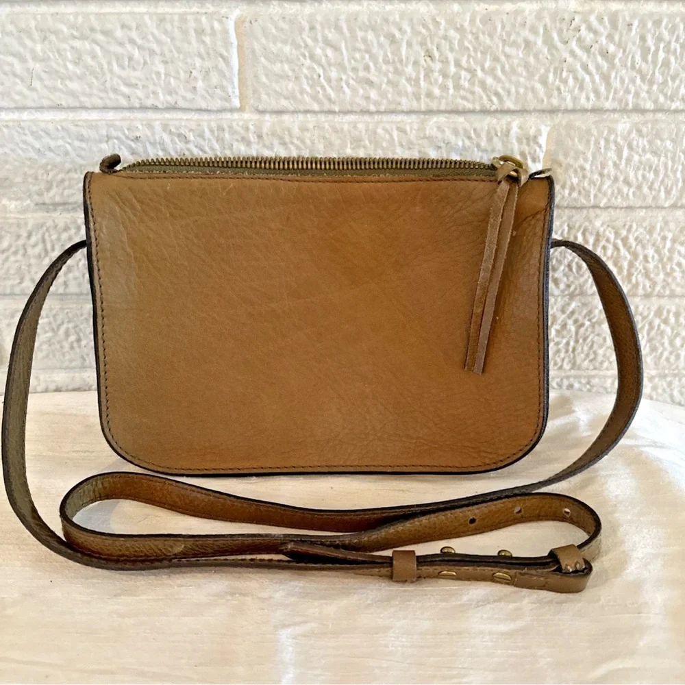 NWOT Madewell MINIMILAST Belt Bag Crossbody Small Leather CAMEL COLOR